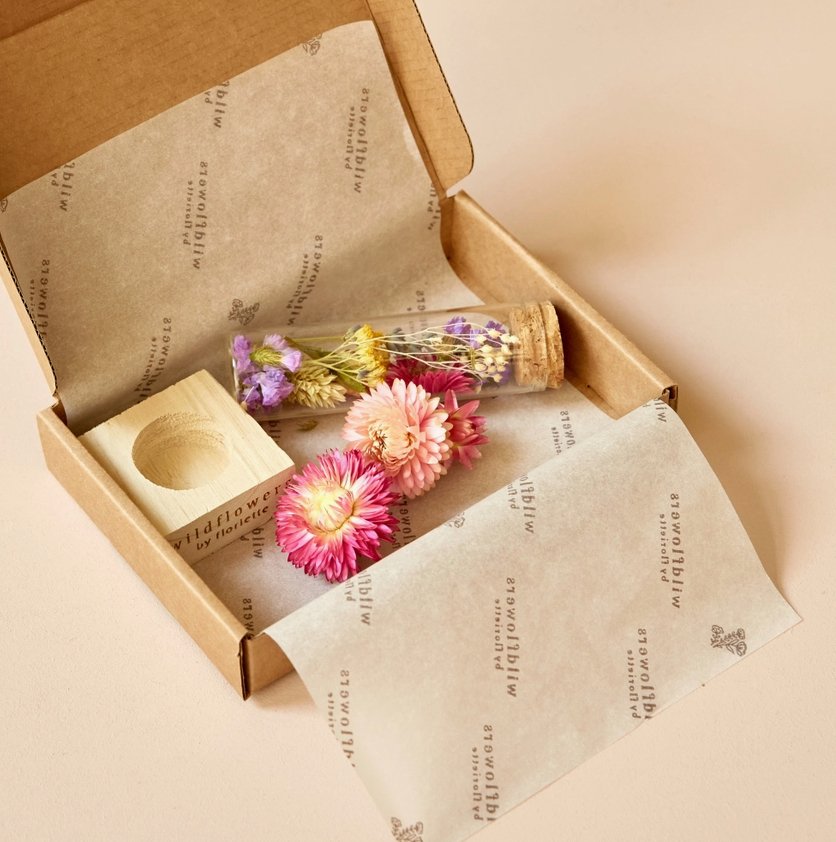 Dried Flowers - Message in A Box - Hug in a box.ie